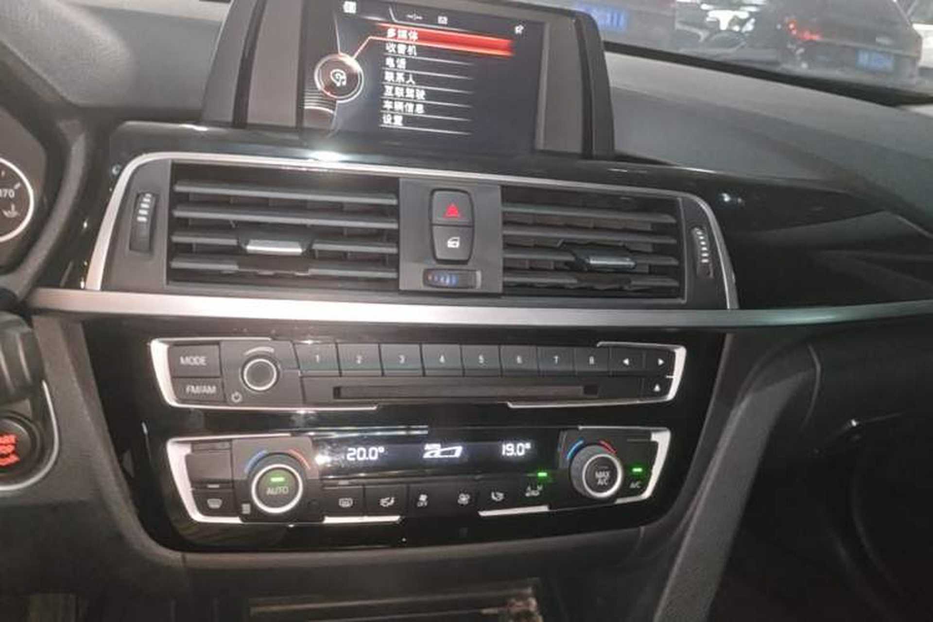 Used BMW 3 Series 2017 320Li Fashion Model Audio And AC Panel