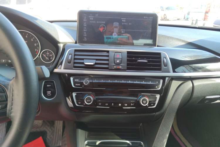 Used BMW 3 Series 2017 320Li Fashion Model Audio And AC Panel