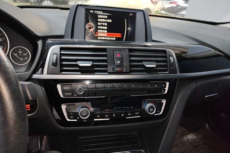 Used BMW 3 Series 2017 320Li Fashion Model Audio And AC Panel