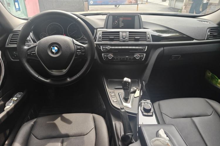 Used BMW 3 Series 2017 320Li Fashion Model Center Console