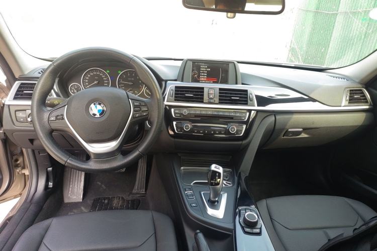 Used BMW 3 Series 2017 320Li Fashion Model Center Console
