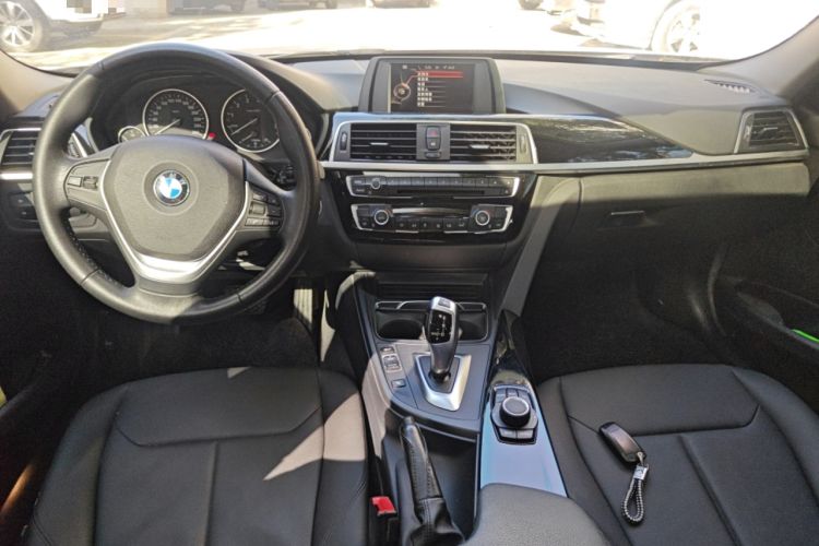 Used BMW 3 Series 2017 320Li Fashion Model Center Console