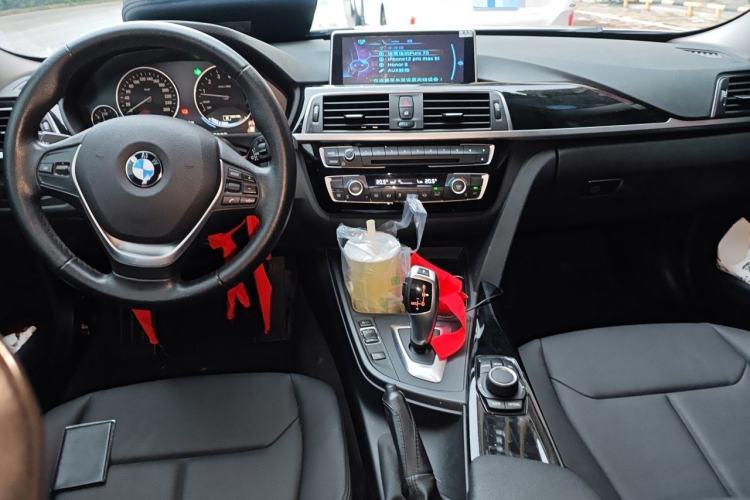Used BMW 3 Series 2017 320Li Fashion Model Center Console