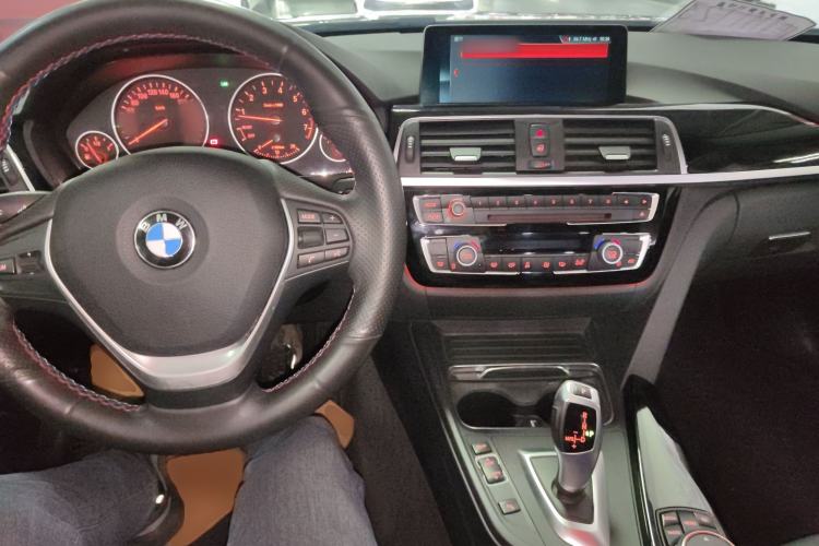 Used BMW 3 Series 2017 320Li Fashion Model Center Console