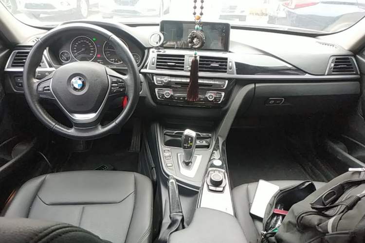 Used BMW 3 Series 2017 320Li Fashion Model Center Console