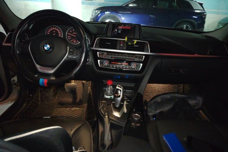 Used BMW 3 Series 2017 320Li Fashion Model Center Console