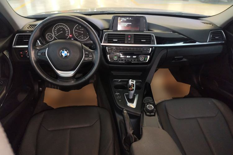 Used BMW 3 Series 2017 320Li Fashion Model Center Console