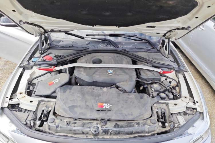 Used BMW 3 Series 2017 320i M Sport Engine Bay