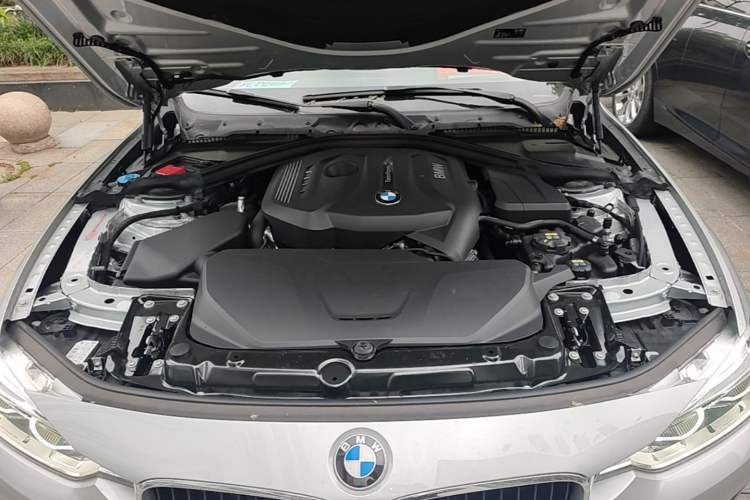 Used BMW 3 Series 2017 320Li xDrive Fashion Model Engine Bay