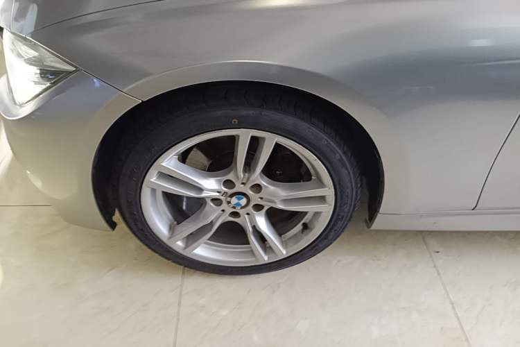 Used BMW 3 Series 2017 320i M Sport Exterior 4