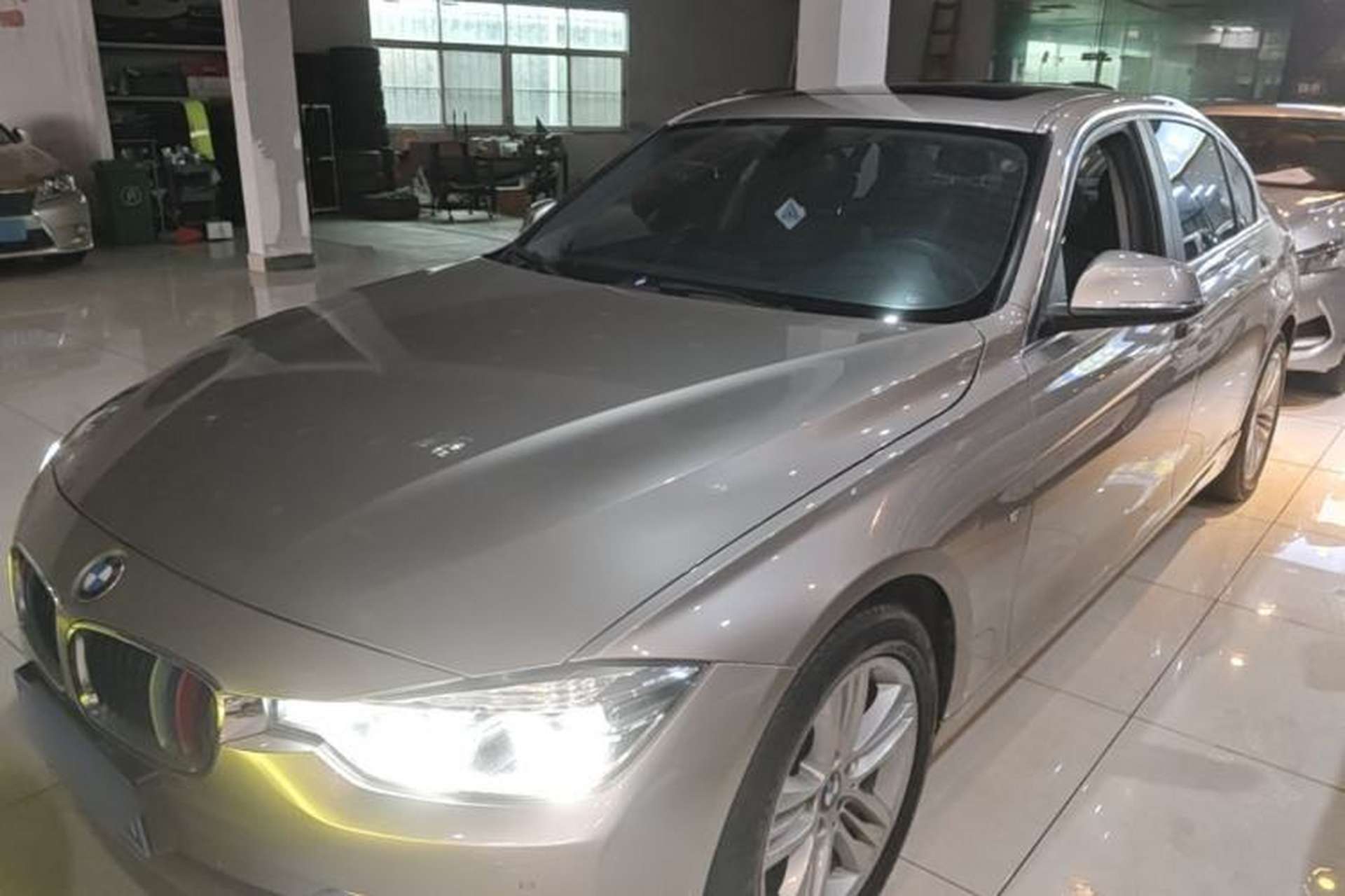 Used BMW 3 Series 2017 320Li Fashion Model Front Left 45 Deg