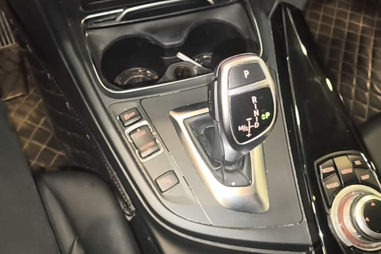 Used BMW 3 Series 2017 320Li M Sport Edition Gear Lever