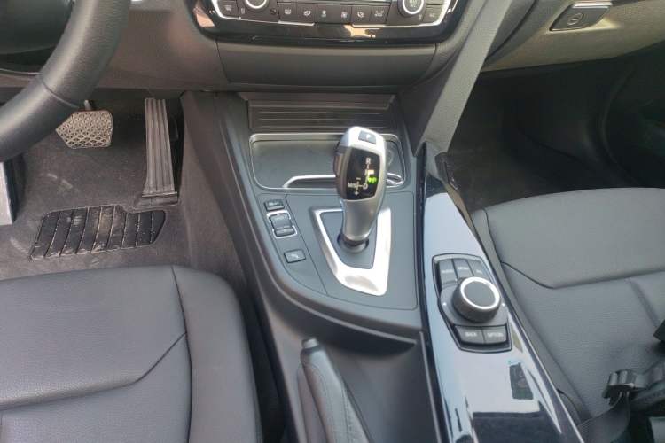 Used BMW 3 Series 2017 320Li Fashion Model Gear Lever