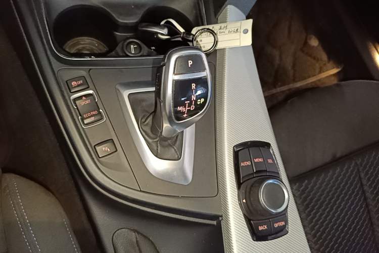 Used BMW 3 Series 2017 320i M Sport Gear Lever