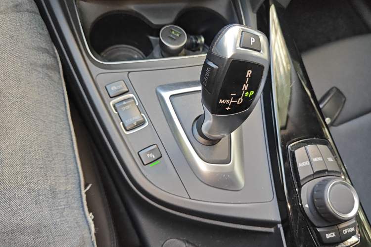 Used BMW 3 Series 2017 320Li Fashion Model Gear Lever
