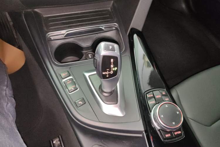 Used BMW 3 Series 2017 320Li Fashion Model Gear Lever