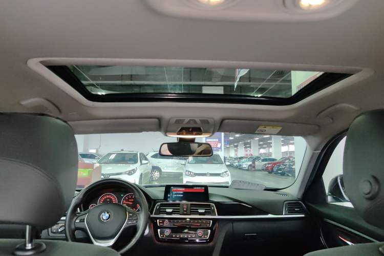 Used BMW 3 Series 2017 320Li Fashion Model Headliner