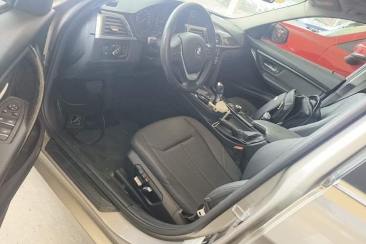 Used BMW 3 Series 2017 320Li Fashion Model Left Front Seat