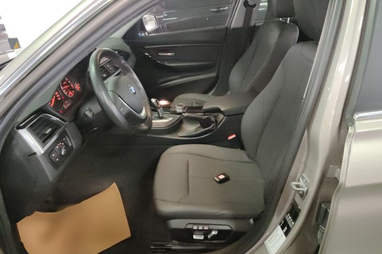 Used BMW 3 Series 2017 320Li Fashion Model Left Front Seat