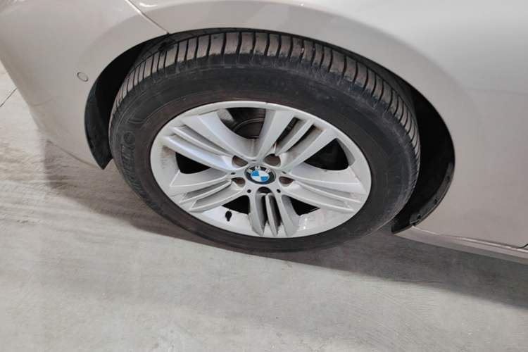 Used BMW 3 Series 2017 320Li Fashion Model Left Front Wheel Hub