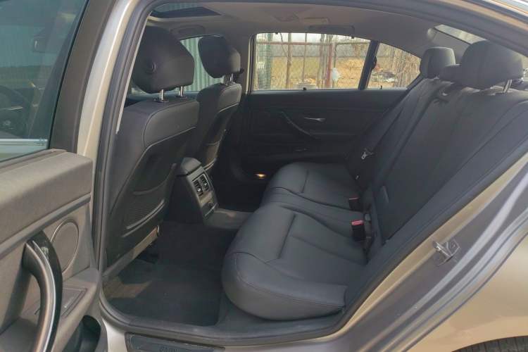 Used BMW 3 Series 2017 320Li Fashion Model Left Rear Seat