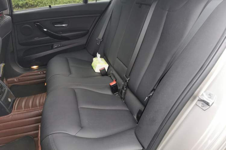 Used BMW 3 Series 2017 320Li Fashion Model Left Rear Seat
