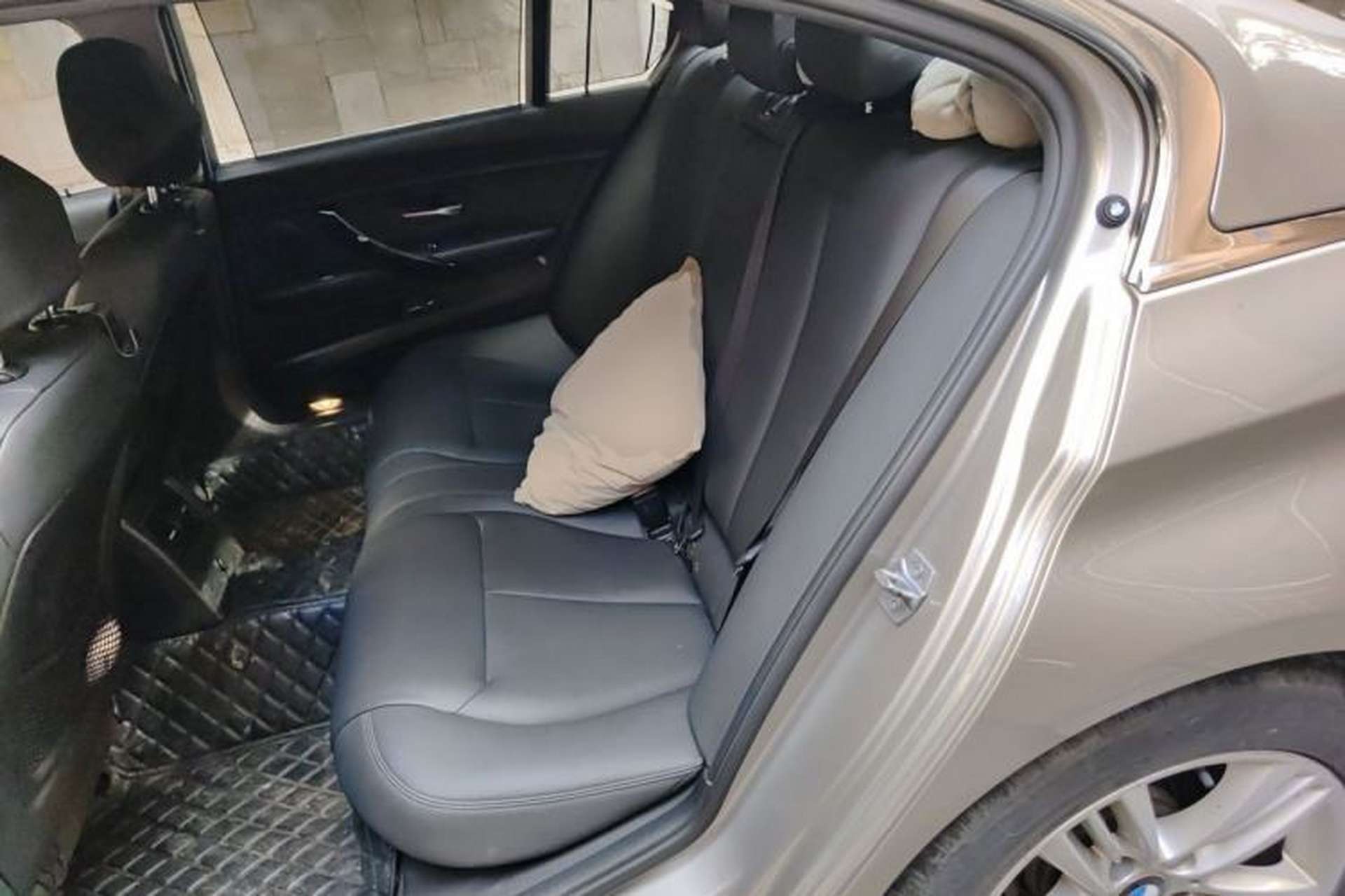 Used BMW 3 Series 2017 320Li Fashion Model Left Rear Seat