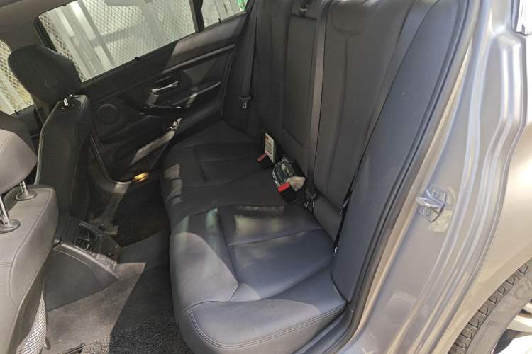 Used BMW 3 Series 2017 320Li Fashion Model Left Rear Seat