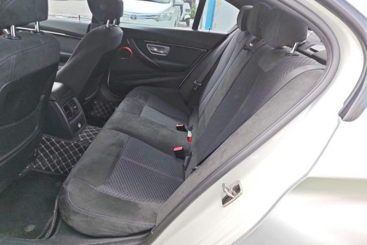 Used BMW 3 Series 2017 320i M Sport Left Rear Seat