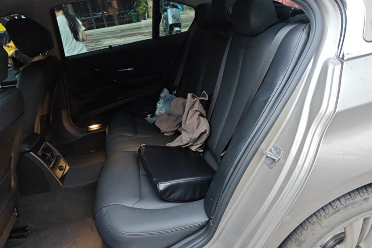 Used BMW 3 Series 2017 320Li Fashion Model Left Rear Seat