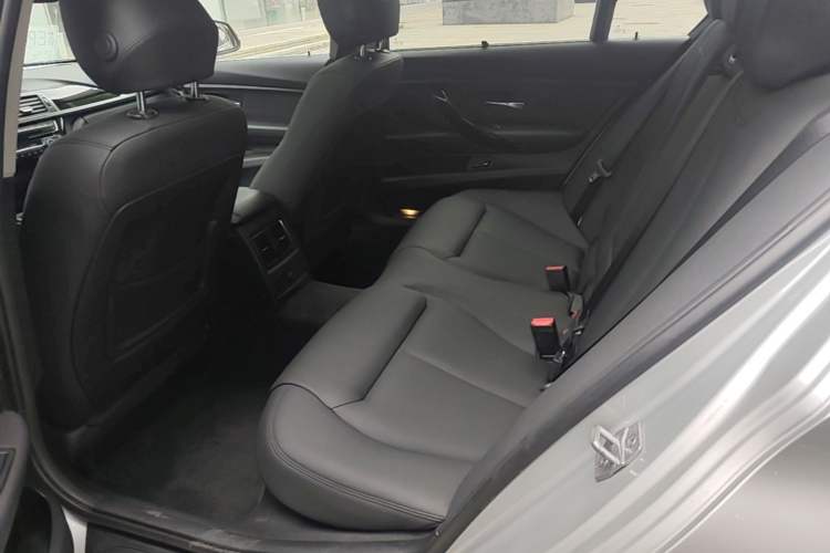 Used BMW 3 Series 2017 320Li xDrive Fashion Model Left Rear Seat