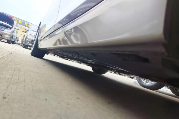 Used BMW 3 Series 2017 320Li Fashion Model Left Side Sill
