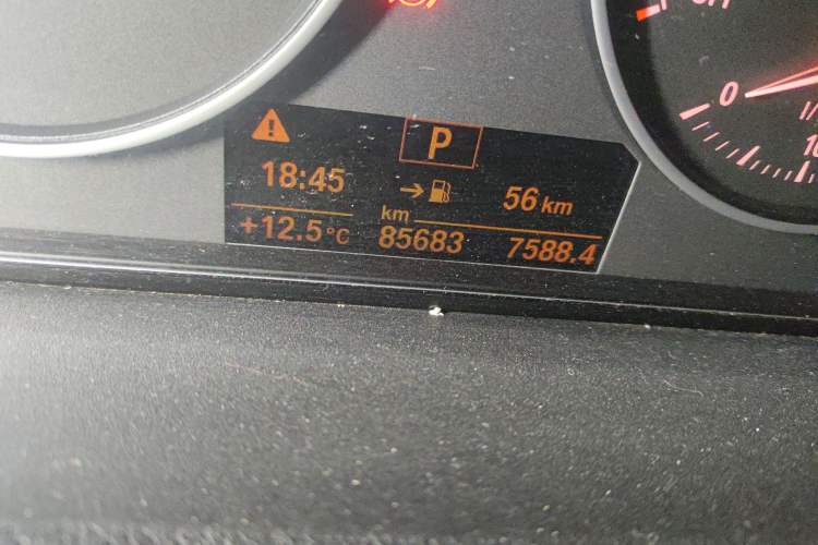 Used BMW 3 Series 2017 320Li Fashion Model Odometer Close Up