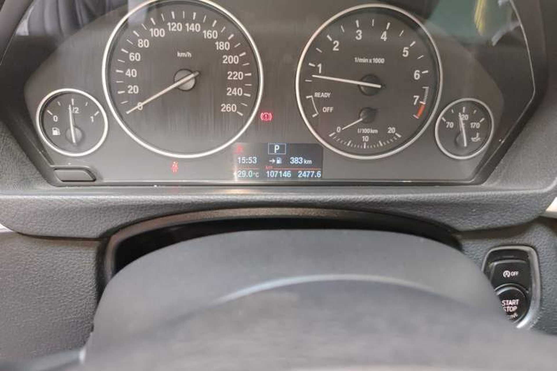 Used BMW 3 Series 2017 320Li Fashion Model Odometer Close Up