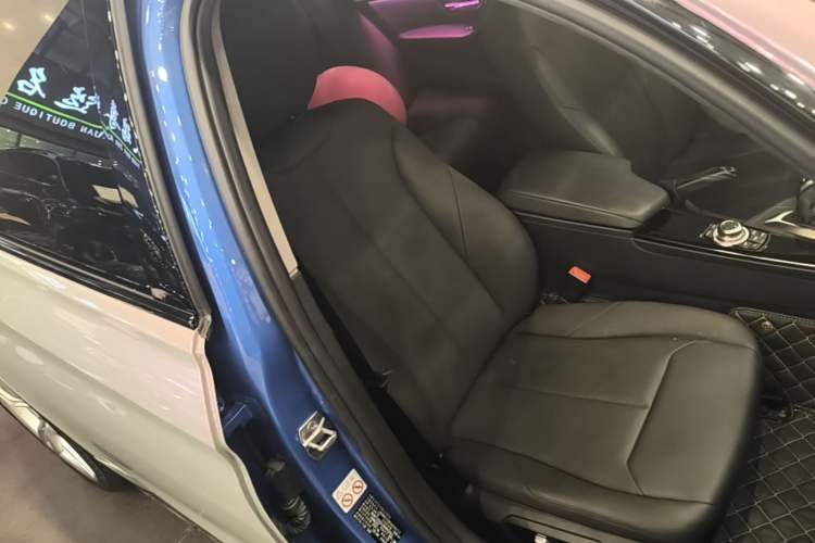 Used BMW 3 Series 2017 320Li M Sport Edition Right Front Seat