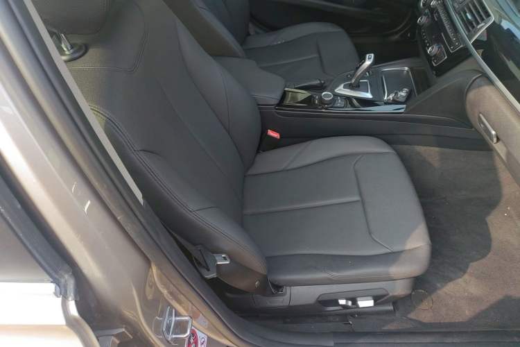 Used BMW 3 Series 2017 320Li Fashion Model Right Front Seat