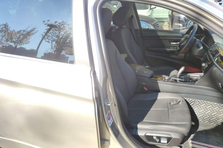 Used BMW 3 Series 2017 320Li Fashion Model Right Front Seat