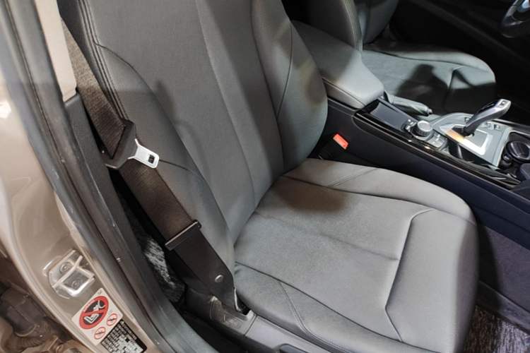 Used BMW 3 Series 2017 320Li Fashion Model Right Front Seat