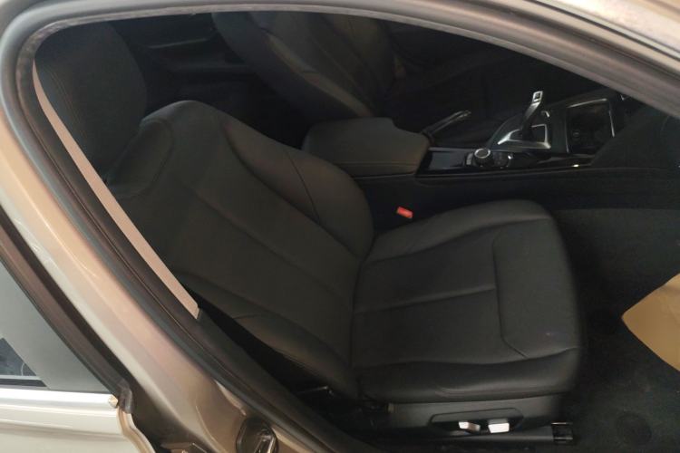 Used BMW 3 Series 2017 320Li Fashion Model Right Front Seat