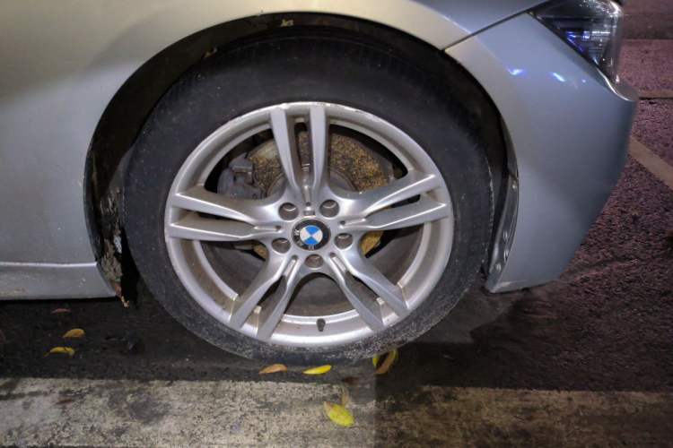 Used BMW 3 Series 2017 320i M Sport Right Front Wheel Hub