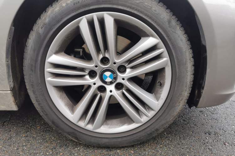 Used BMW 3 Series 2017 320Li Fashion Model Right Front Wheel Hub