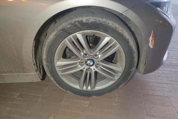 Used BMW 3 Series 2017 320Li Fashion Model Right Front Wheel Hub