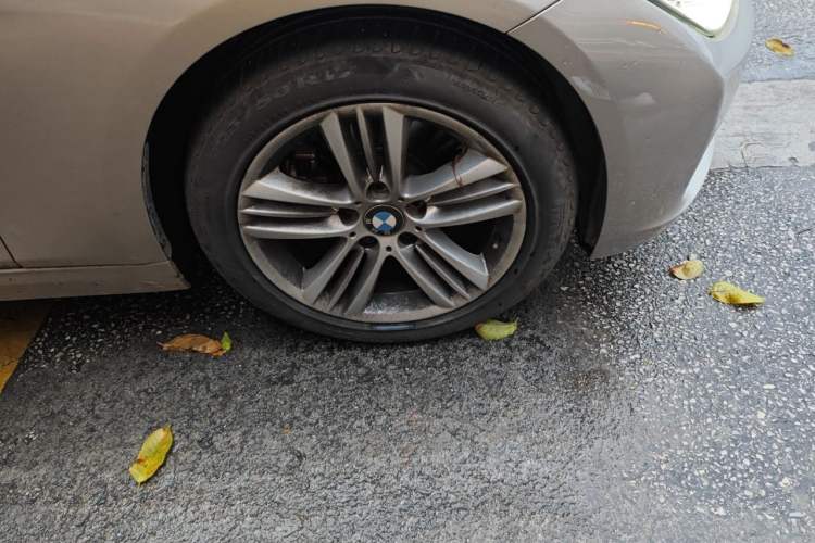 Used BMW 3 Series 2017 320Li Fashion Model Right Front Wheel Hub