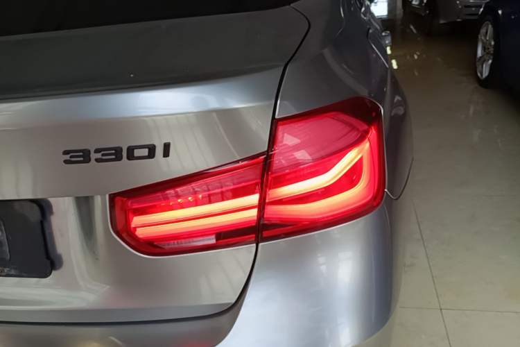 Used BMW 3 Series 2017 320i M Sport Right Rear Taillight