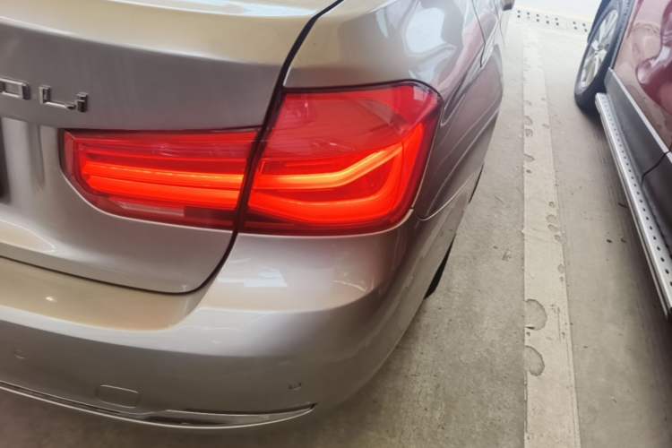 Used BMW 3 Series 2017 320Li Fashion Model Right Rear Taillight