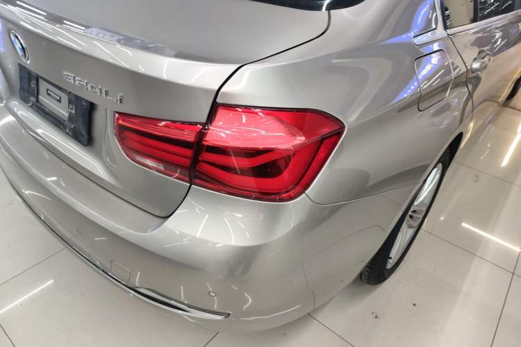 Used BMW 3 Series 2017 320Li Fashion Model Right Rear Taillight