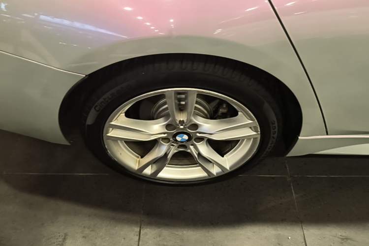 Used BMW 3 Series 2017 320Li M Sport Edition Right Rear Wheel Hub