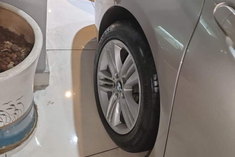 Used BMW 3 Series 2017 320Li Fashion Model Right Rear Wheel Hub