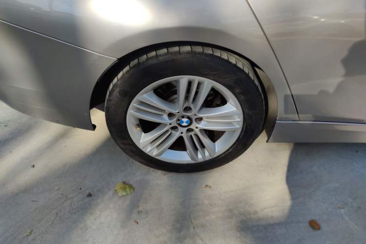 Used BMW 3 Series 2017 320Li Fashion Model Right Rear Wheel Hub