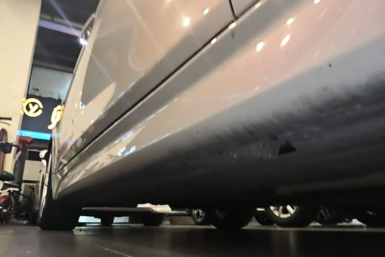 Used BMW 3 Series 2017 320Li M Sport Edition Right Side Sill
